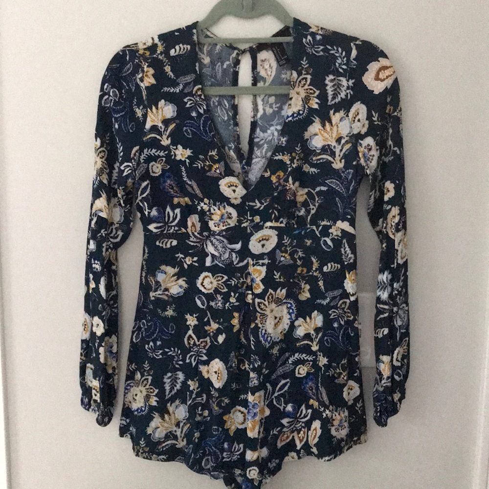 F21 short romper